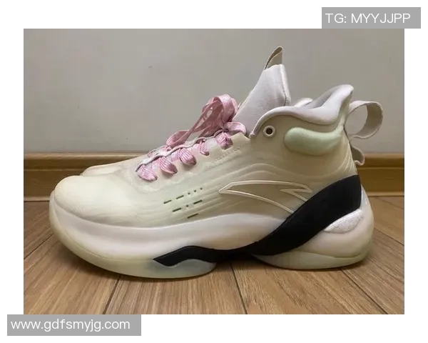 kt7篮球鞋留白设计解析与潮流搭配技巧分享